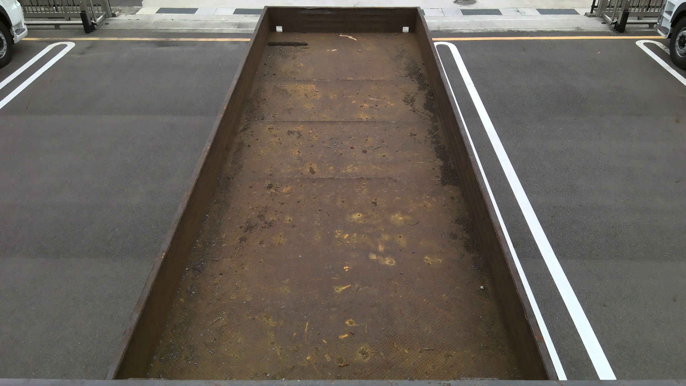 UD スクラップ運搬車